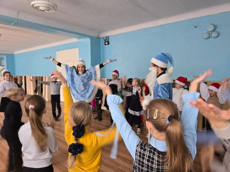 Новогодняя зарядка и перемены от Первых #МесячникЗОЖ.